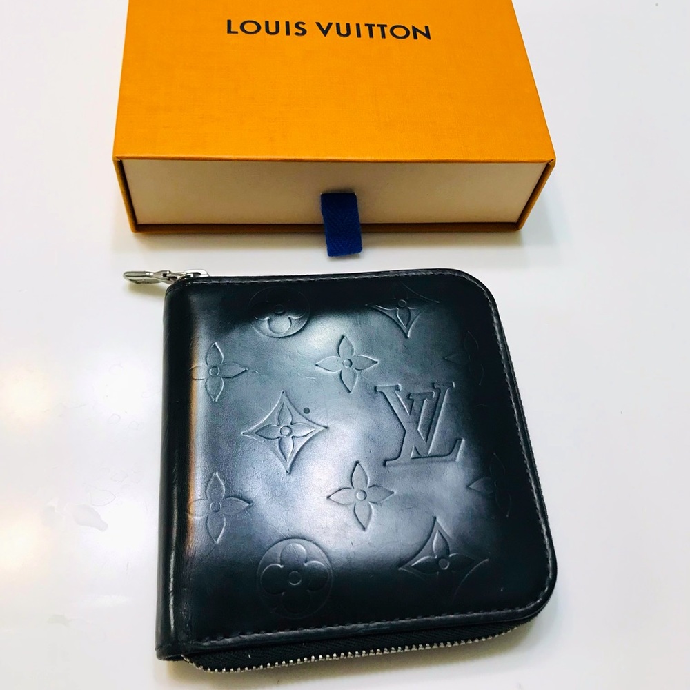 GENUINE LOUIS VUITTON Matte Vernis Zip Wallet